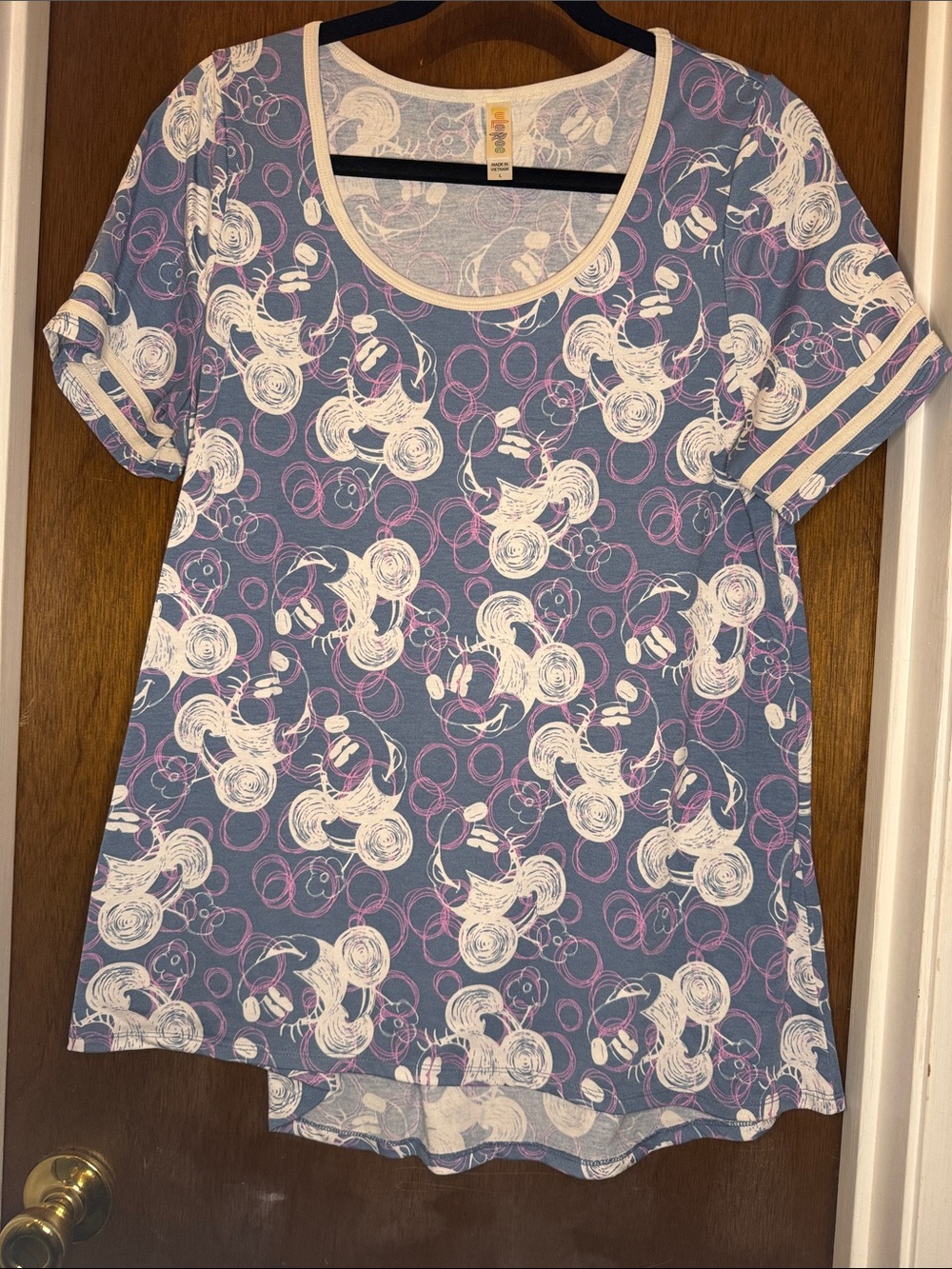 LuLaRoe Short Sleeve Scoop Tee in Blue with White & Pink Swirl Print